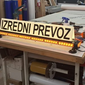 Svetlobna tabla Izredni prevoz z LED osvetlitvijo v delavnici